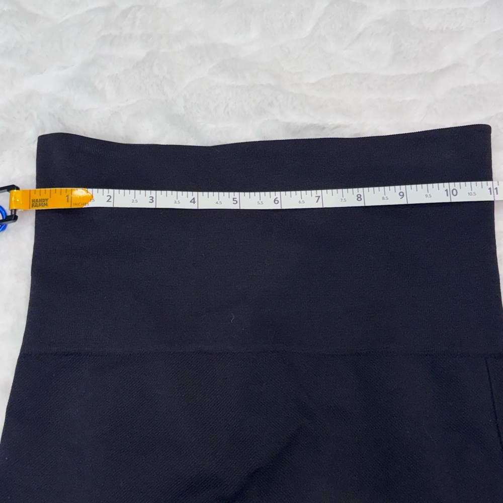 Spanx Solid Black Stretch Pull On Compression Sha… - image 4